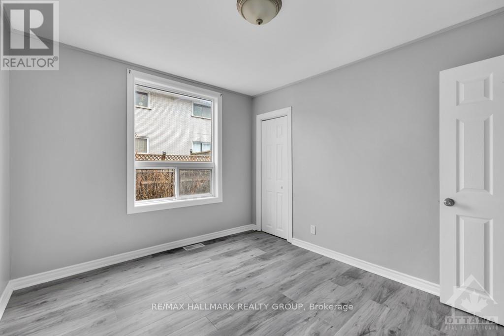 833 Maplewood Avenue, Ottawa, Ontario K2B 5V4 - Photo 10 - X12538296