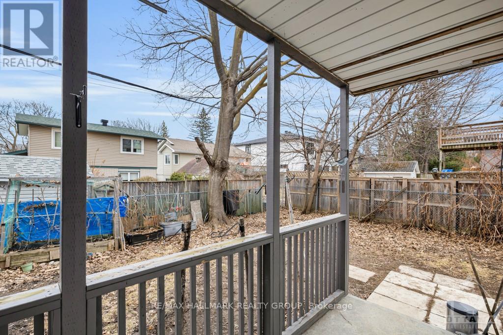 833 Maplewood Avenue, Ottawa, Ontario K2B 5V4 - Photo 13 - X12538296