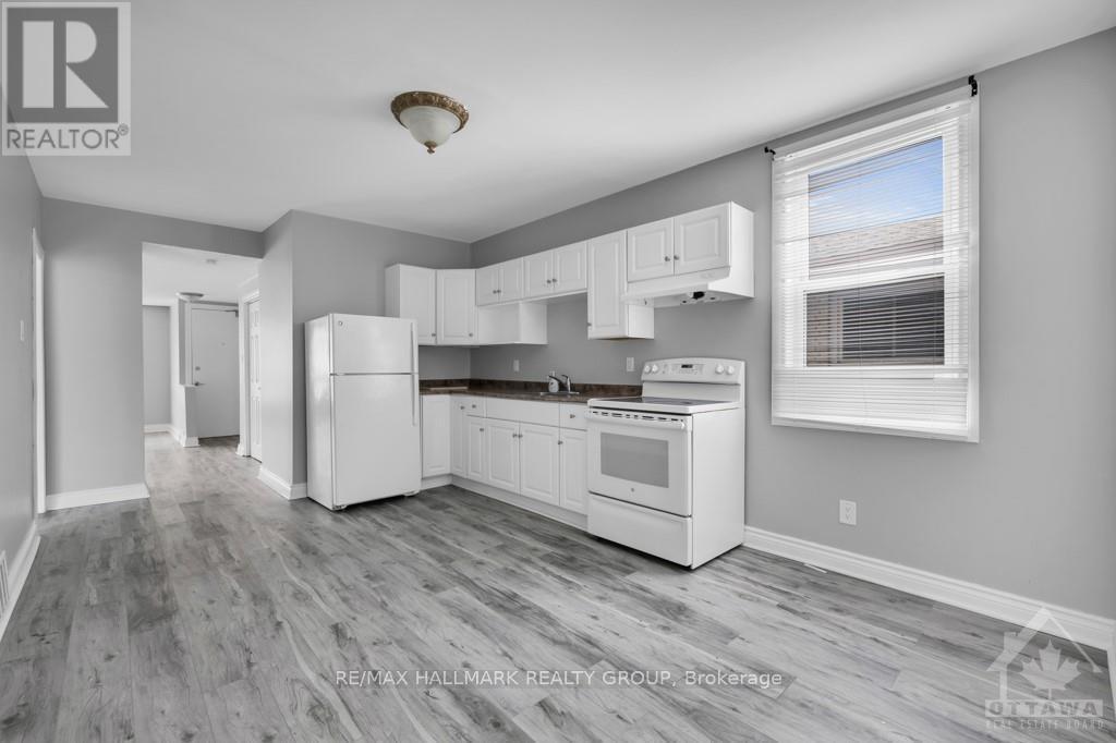 833 Maplewood Avenue, Ottawa, Ontario K2B 5V4 - Photo 6 - X12538296