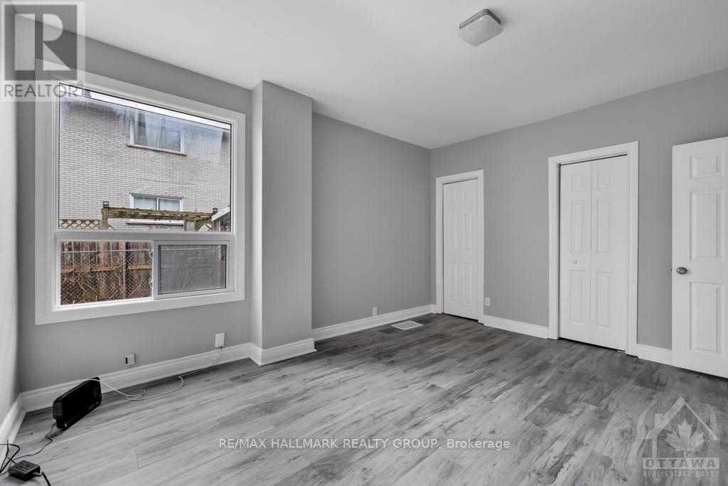 833 Maplewood Avenue, Ottawa, Ontario K2B 5V4 - Photo 8 - X12538296