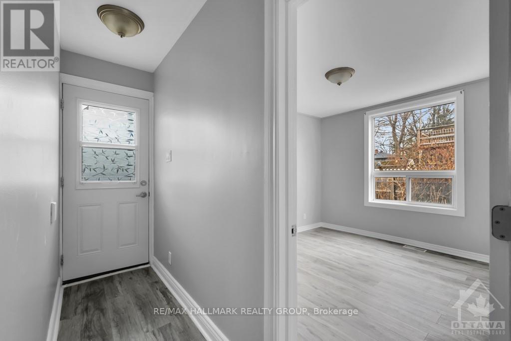 833 Maplewood Avenue, Ottawa, Ontario K2B 5V4 - Photo 9 - X12538296