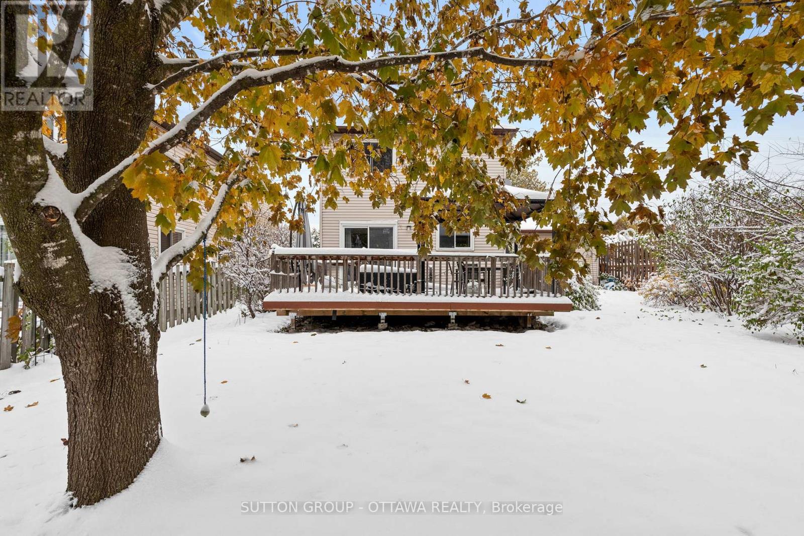 10 Foxleigh Crescent, Ottawa, Ontario  K2M 1B5 - Photo 13 - X12538334