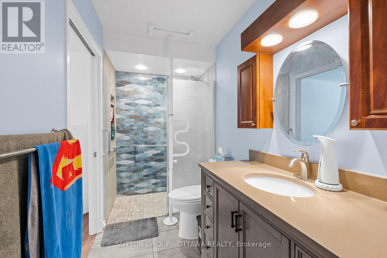 10 Foxleigh Crescent, Ottawa, Ontario  K2M 1B5 - Photo 19 - X12538334