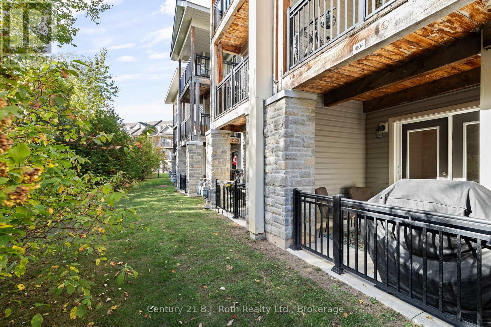 104 - 4 Brandy Lane Drive, Collingwood, Ontario  L9Y 0X4 - Photo 31 - S12455870