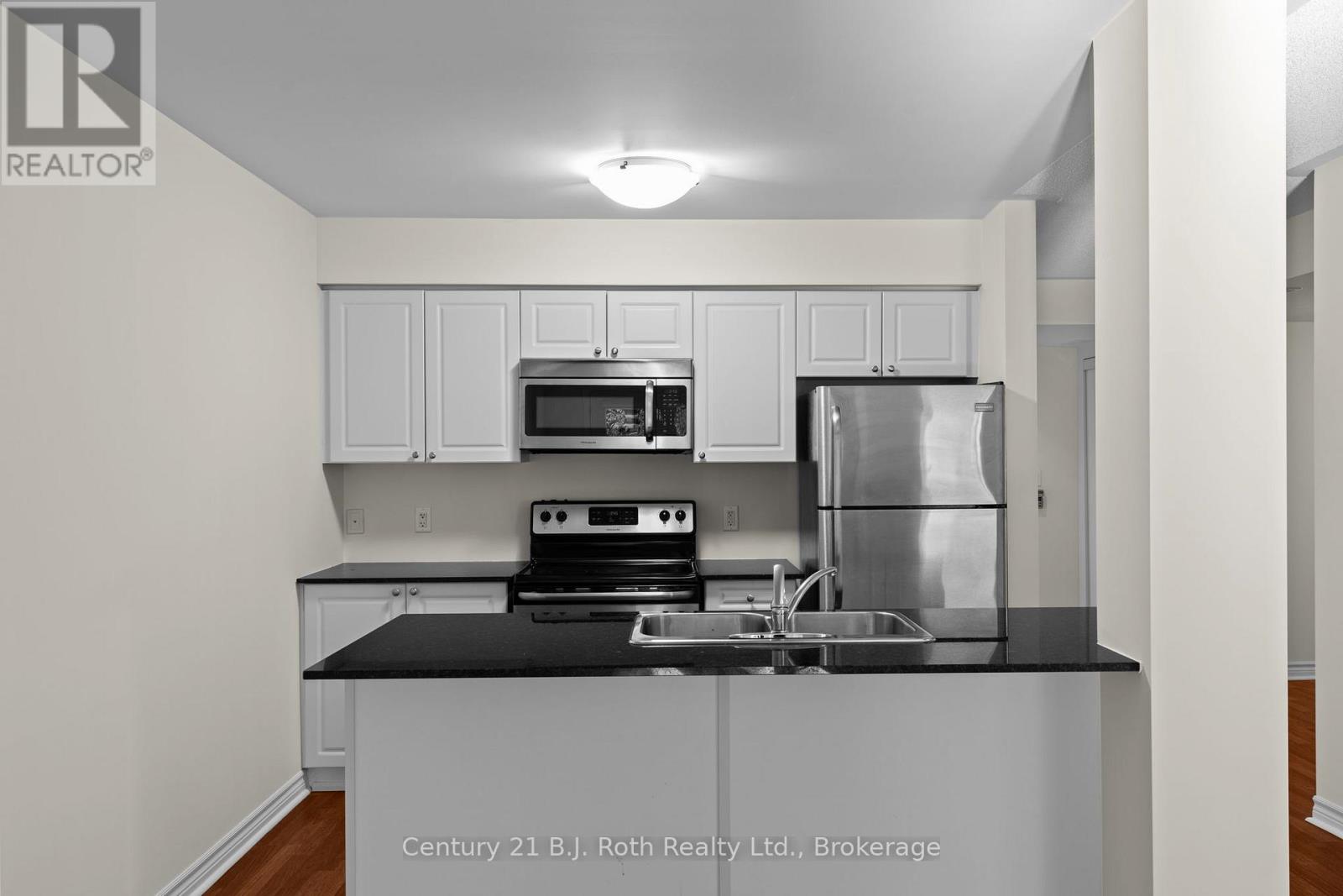 104 - 4 Brandy Lane Drive, Collingwood, Ontario  L9Y 0X4 - Photo 6 - S12455870