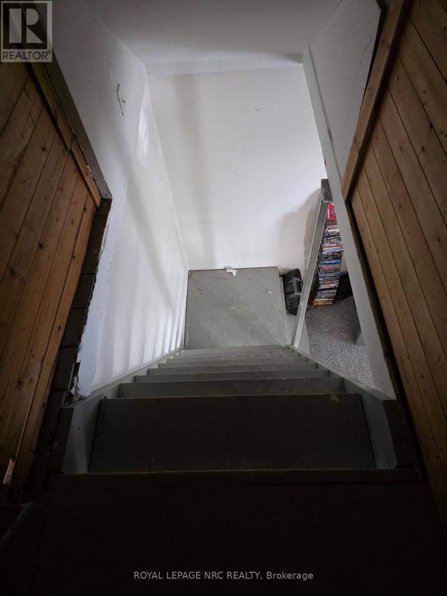 39 Manchester Avenue, St. Catharines, Ontario  L2R 1N9 - Photo 10 - X12538446