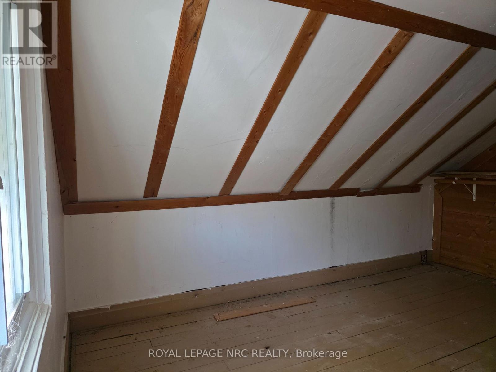 39 Manchester Avenue, St. Catharines, Ontario  L2R 1N9 - Photo 15 - X12538446