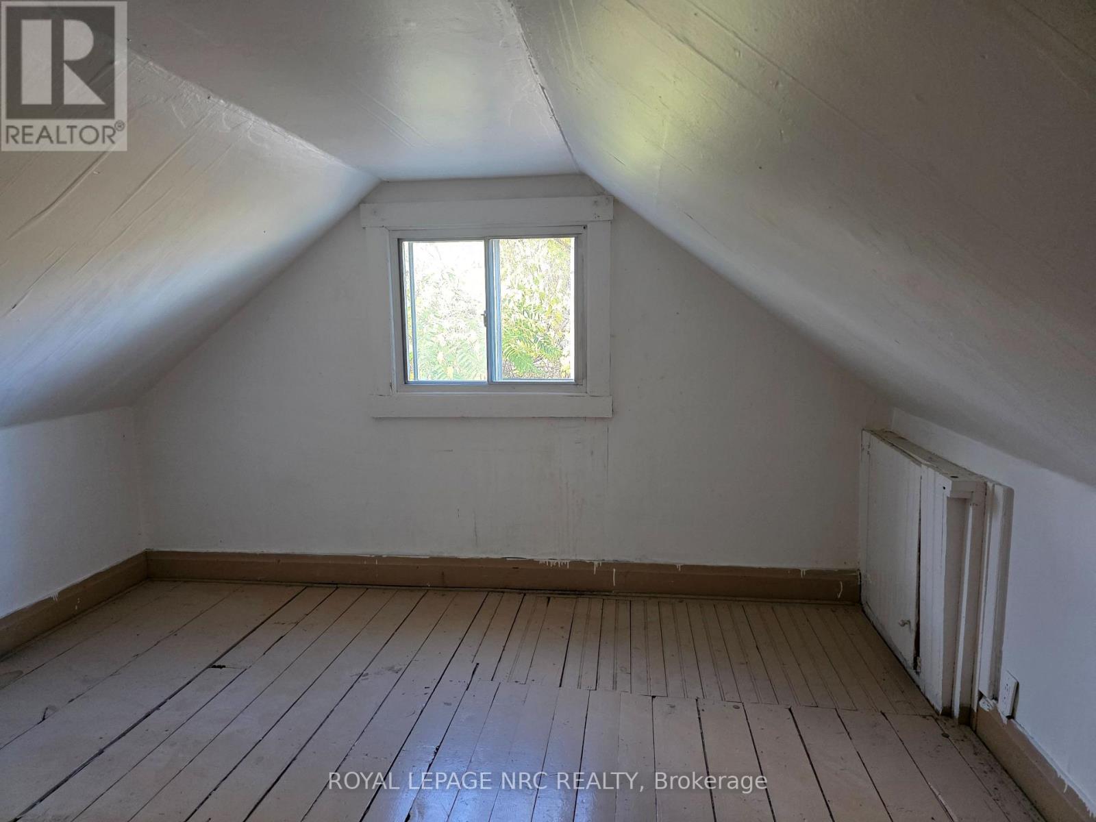 39 Manchester Avenue, St. Catharines, Ontario  L2R 1N9 - Photo 16 - X12538446