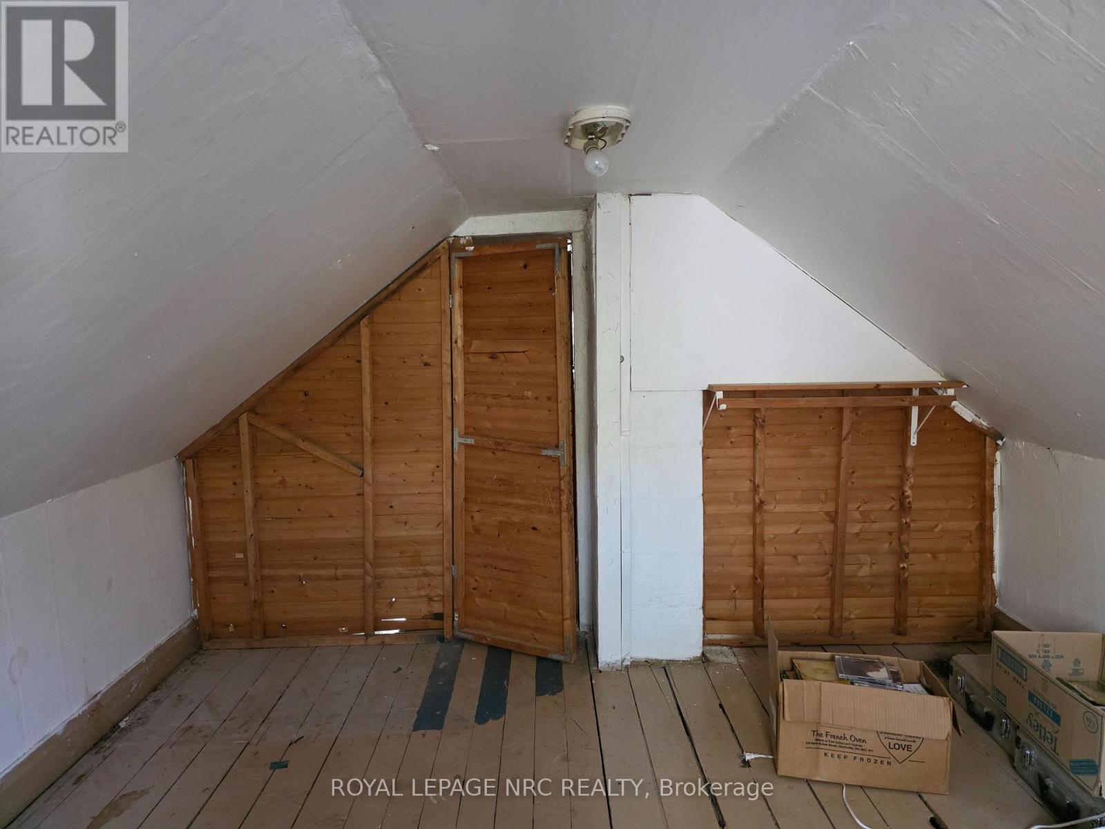 39 Manchester Avenue, St. Catharines, Ontario  L2R 1N9 - Photo 17 - X12538446