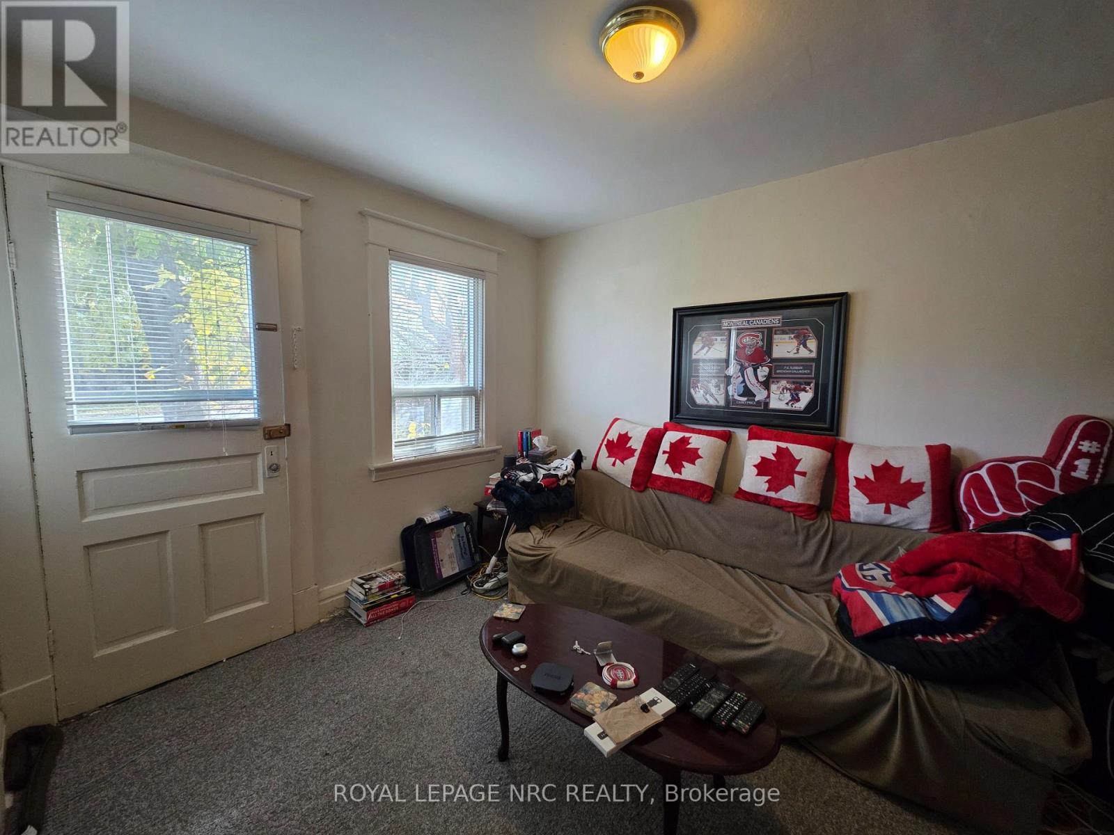 39 Manchester Avenue, St. Catharines, Ontario  L2R 1N9 - Photo 2 - X12538446