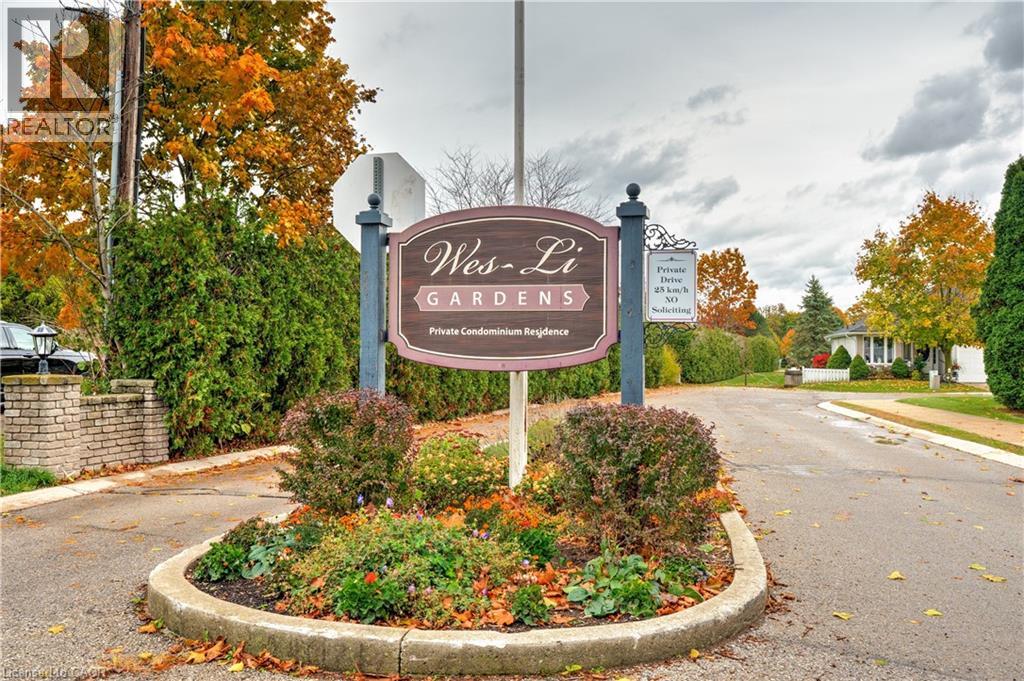 6 VILLAGE Drive, Smithville, Ontario