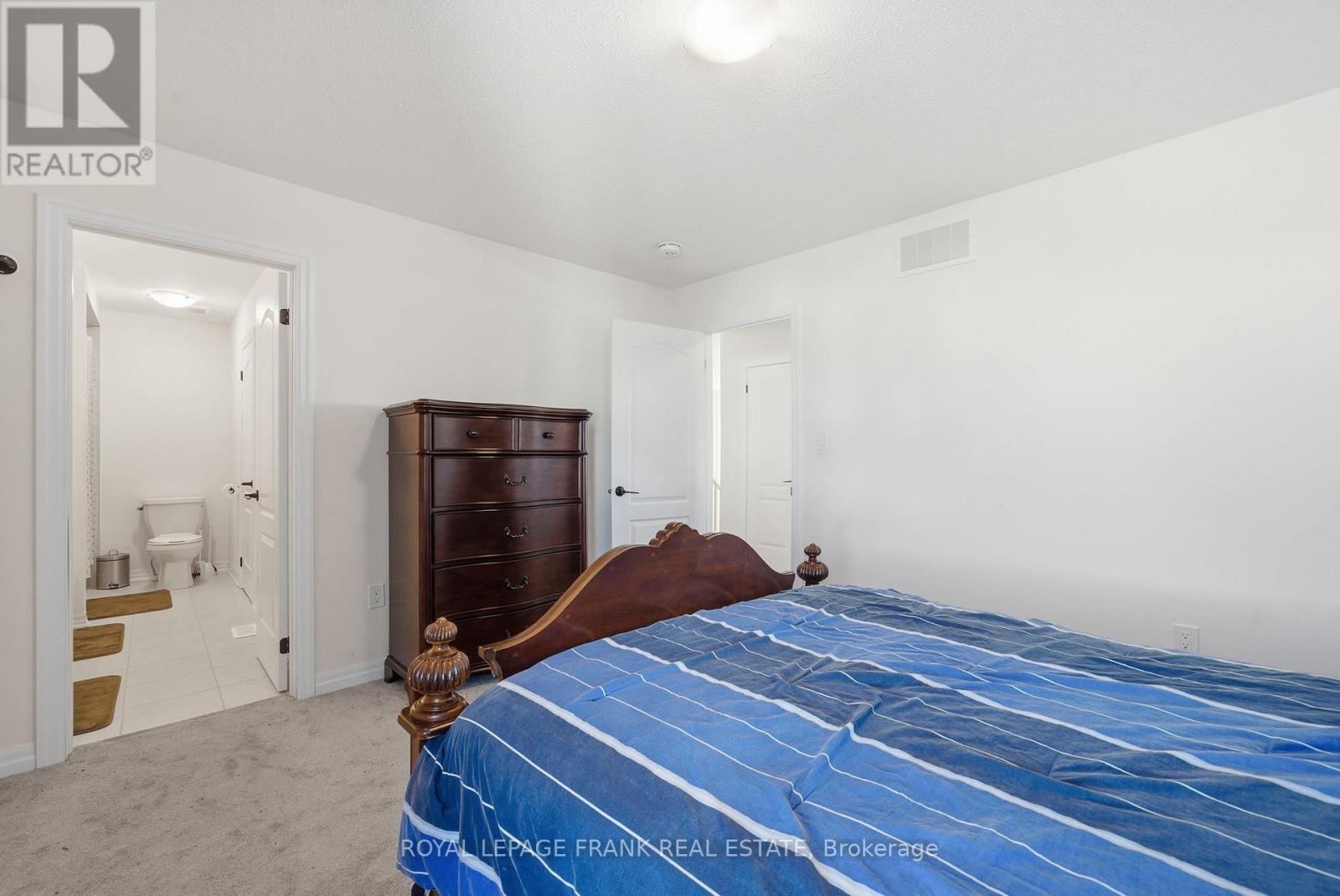 11 Fisher Road, Kawartha Lakes (Lindsay), Ontario  K9V 0P8 - Photo 34 - X12538368