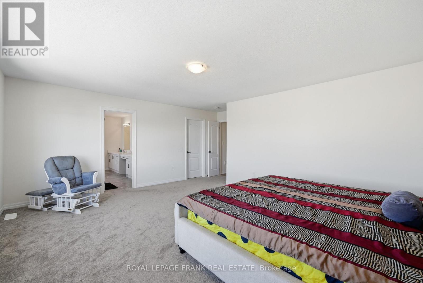 11 Fisher Road, Kawartha Lakes (Lindsay), Ontario  K9V 0P8 - Photo 38 - X12538368