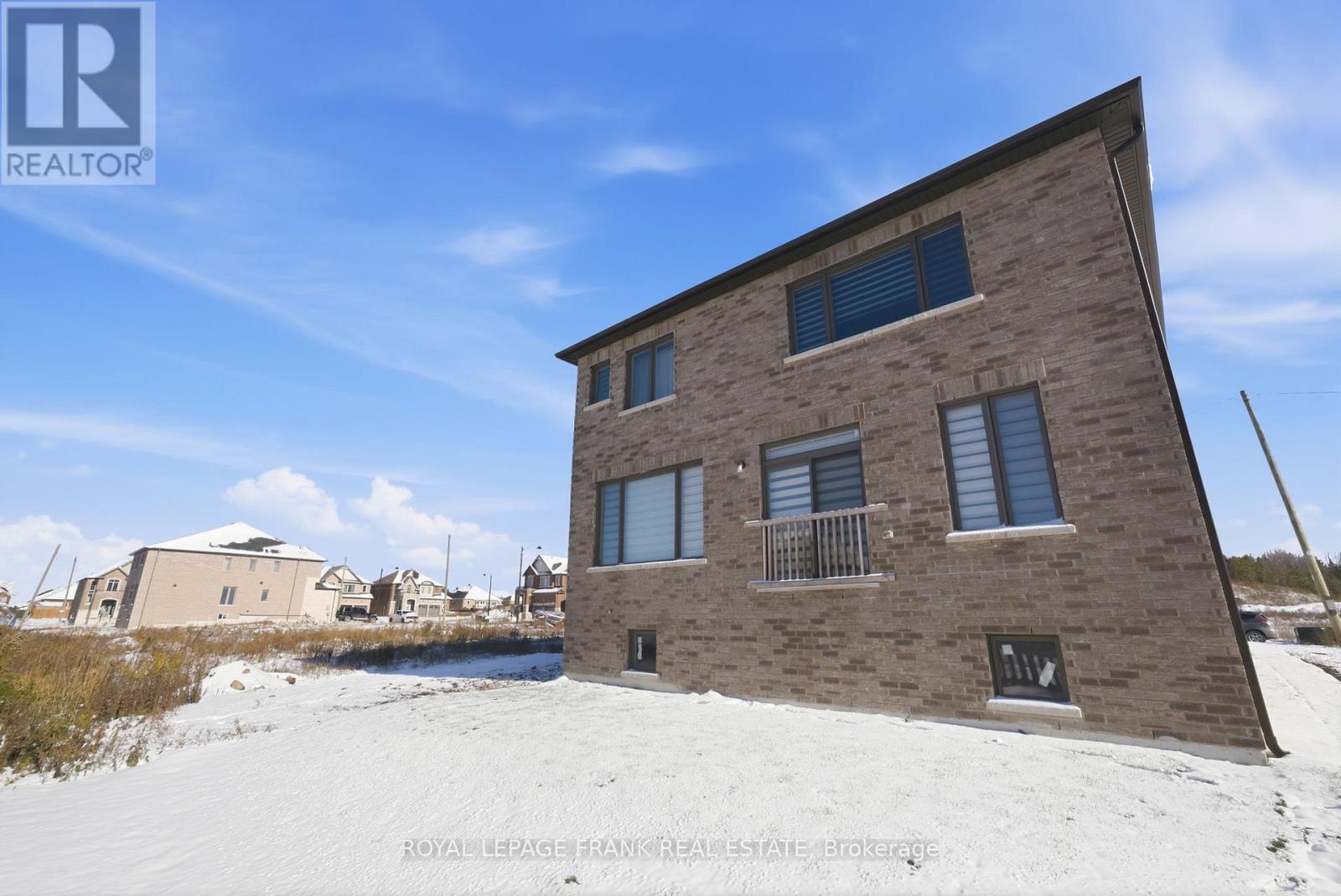 11 Fisher Road, Kawartha Lakes (Lindsay), Ontario  K9V 0P8 - Photo 44 - X12538368