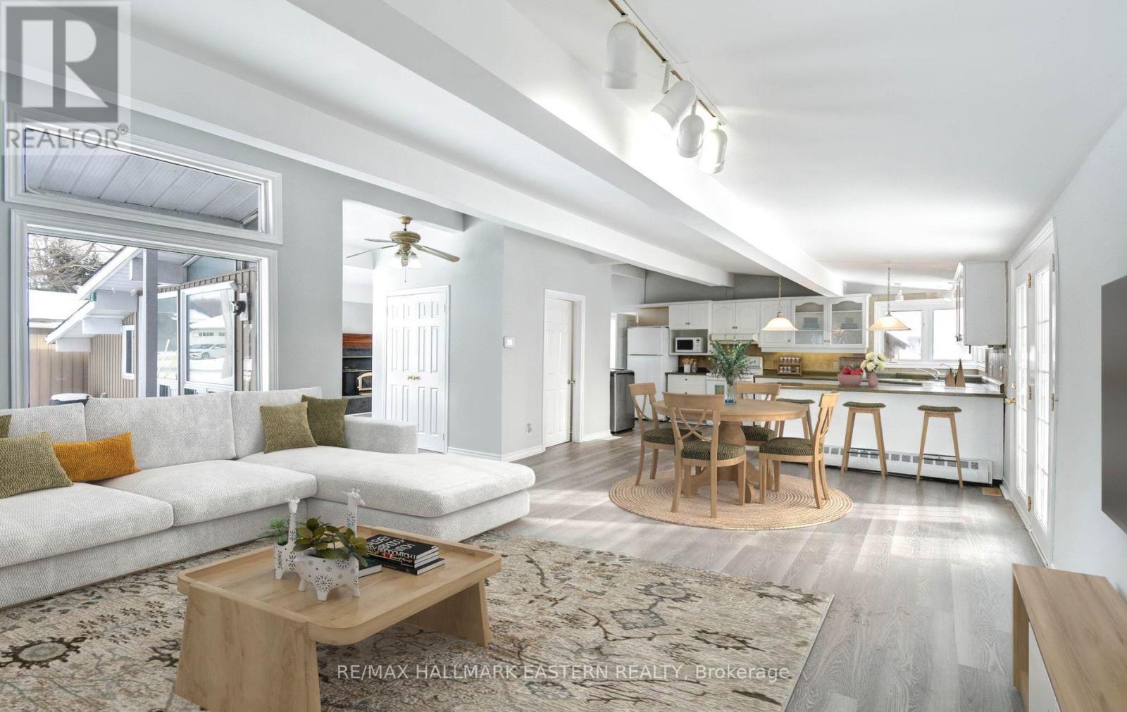 30 Edgewater Drive, Selwyn, Ontario K0L 1T0 - Photo 4 - X12538466