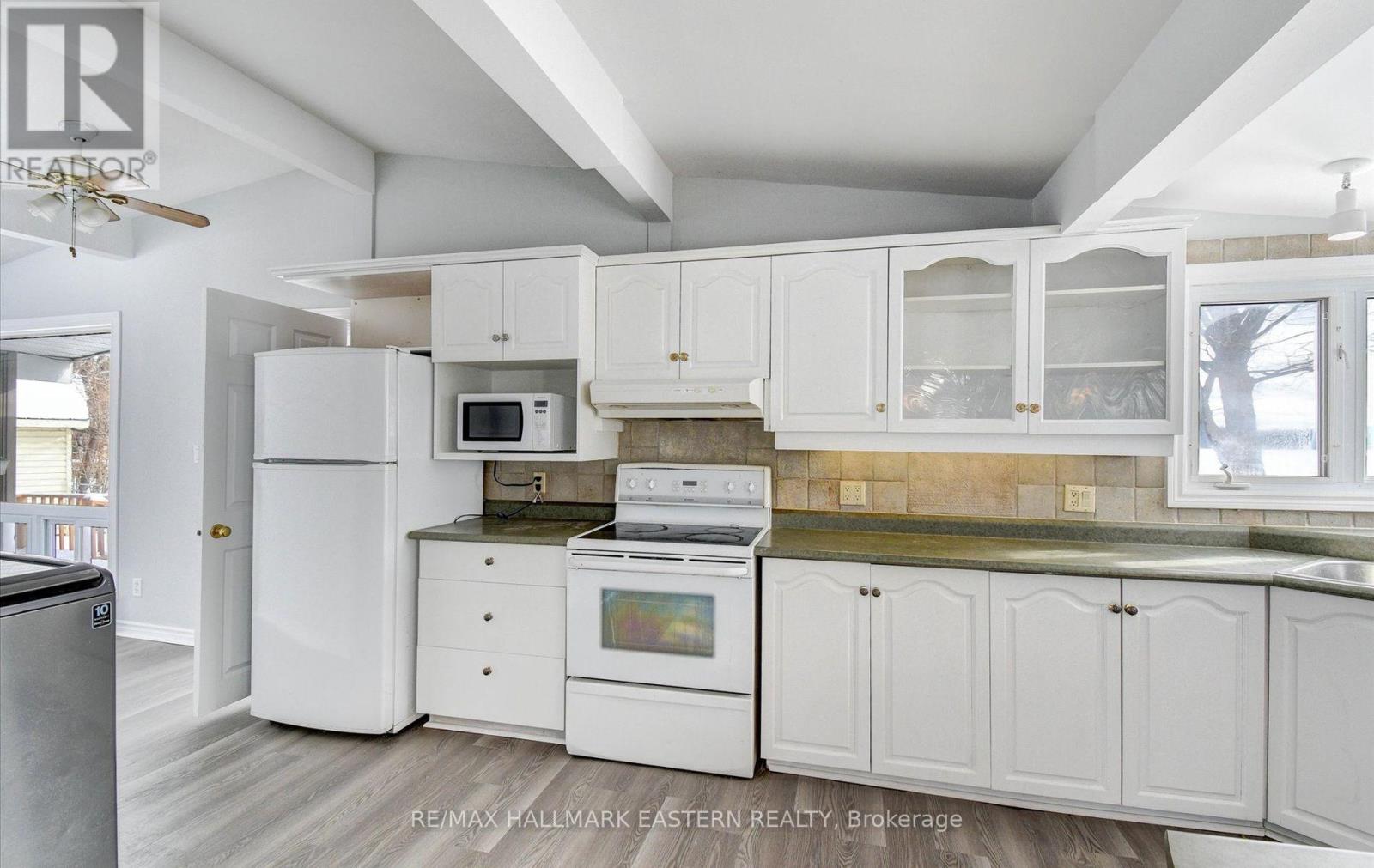 30 Edgewater Drive, Selwyn, Ontario K0L 1T0 - Photo 8 - X12538466