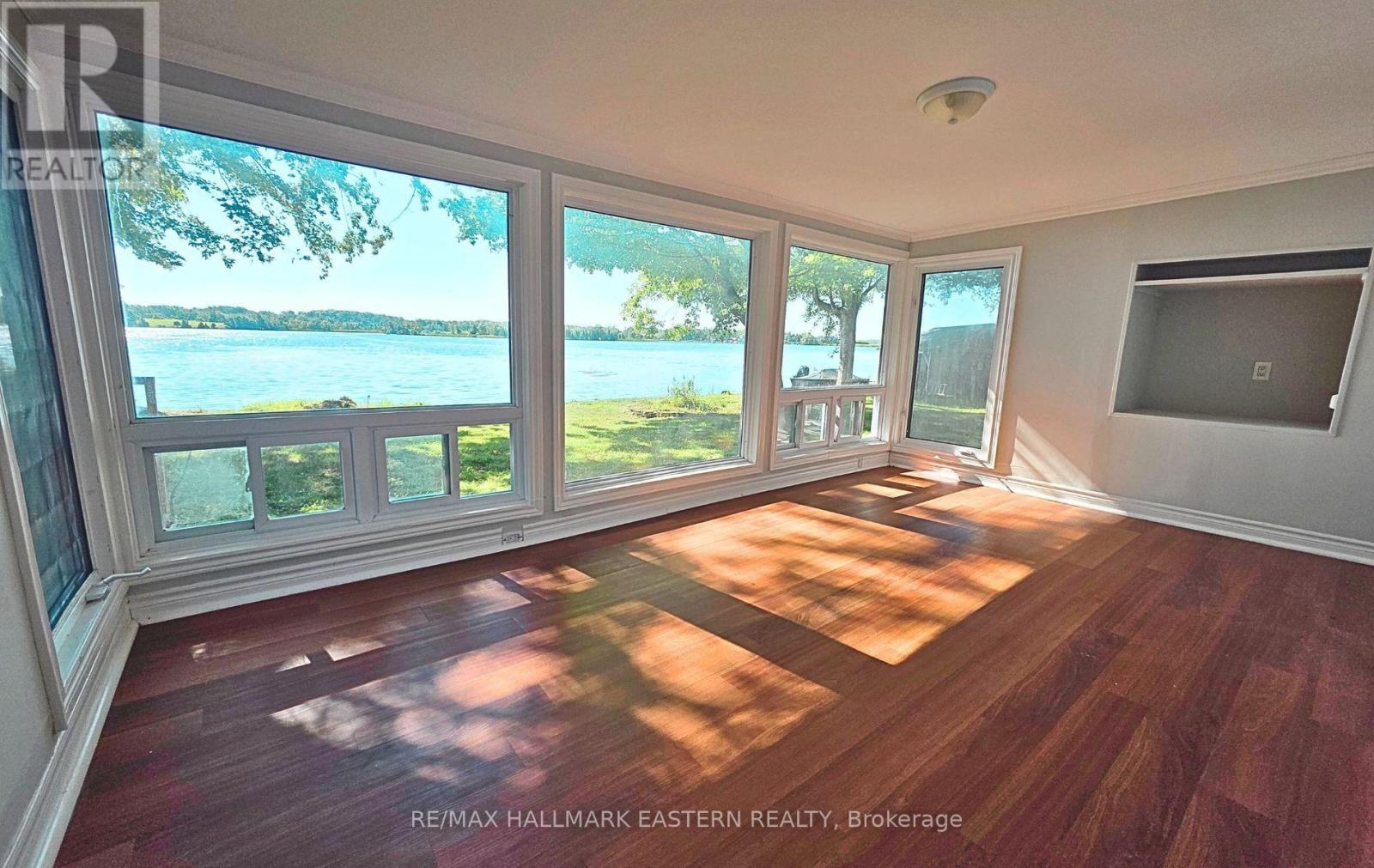 30 Edgewater Drive, Selwyn, Ontario K0L 1T0 - Photo 9 - X12538466