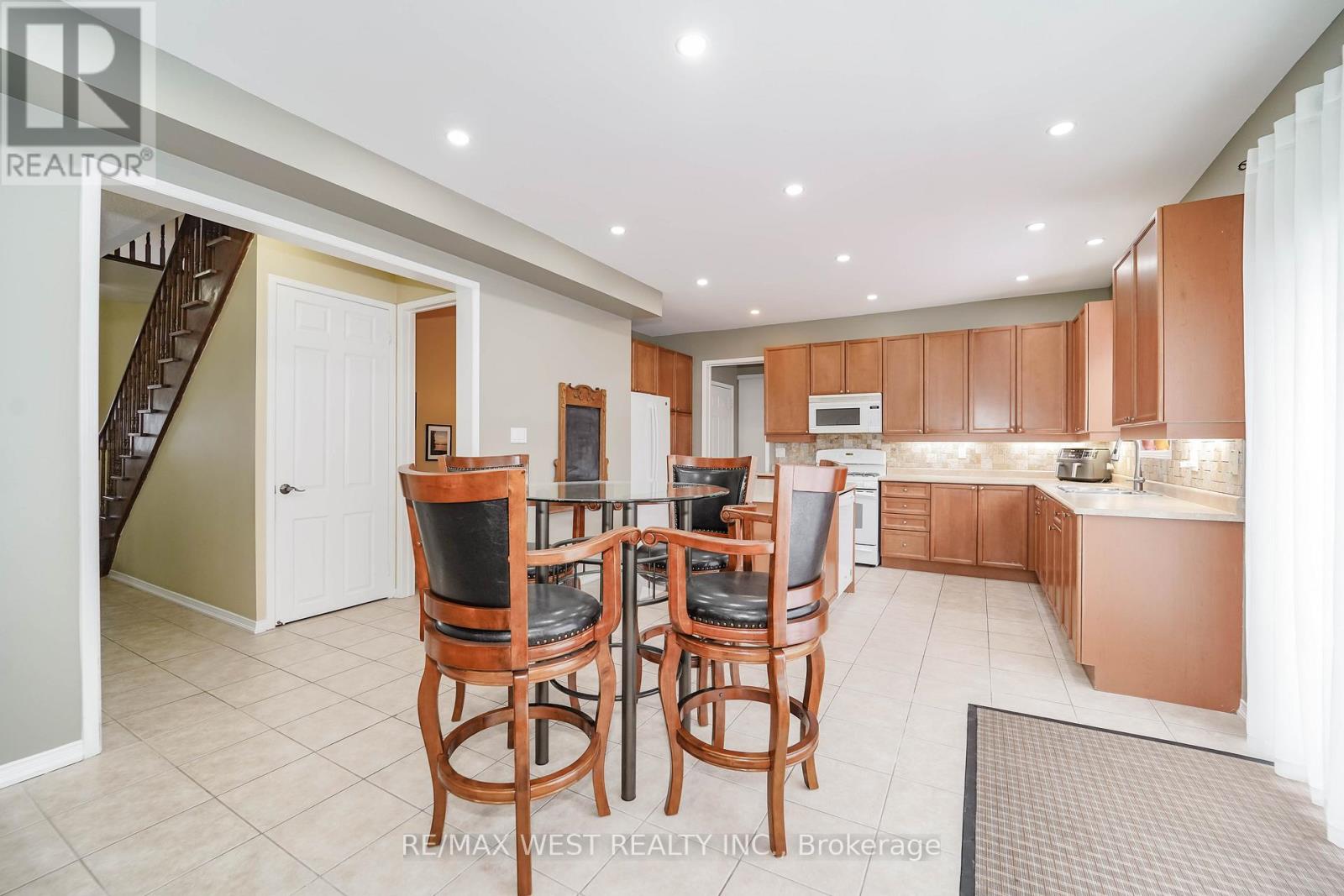 29 O'shea Crescent, Ajax, Ontario  L1T 4W7 - Photo 7 - E12537934