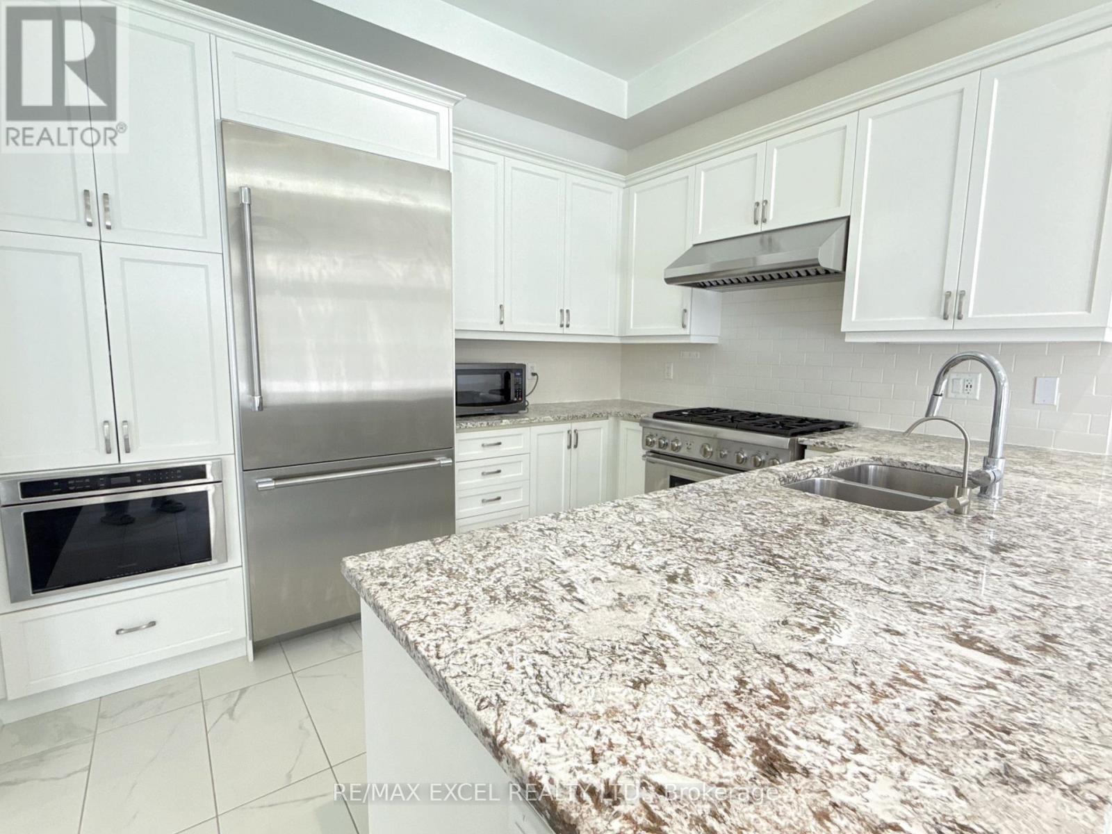 18 Macdonald Court, Richmond Hill, Ontario  L4E 4S3 - Photo 27 - N12524946