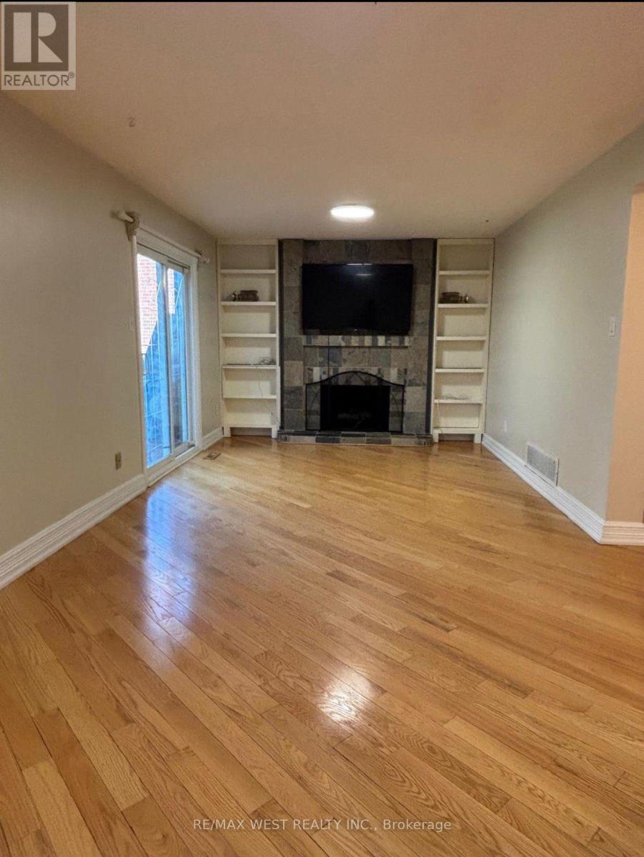 4 Dantek Court, Brampton, Ontario  L6V 3T4 - Photo 12 - W12538146