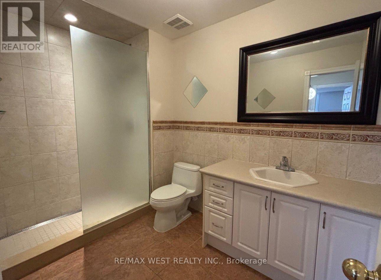 4 Dantek Court, Brampton, Ontario  L6V 3T4 - Photo 16 - W12538146