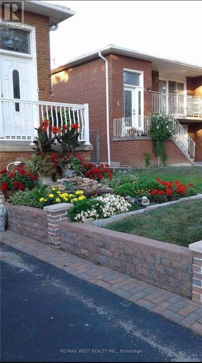 4 Dantek Court, Brampton, Ontario  L6V 3T4 - Photo 2 - W12538146