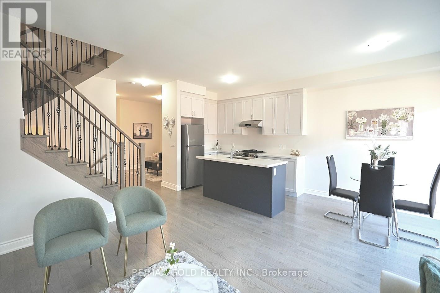 6 Del Grappa Street, Caledon, Ontario  L7C 4L1 - Photo 4 - W12538164