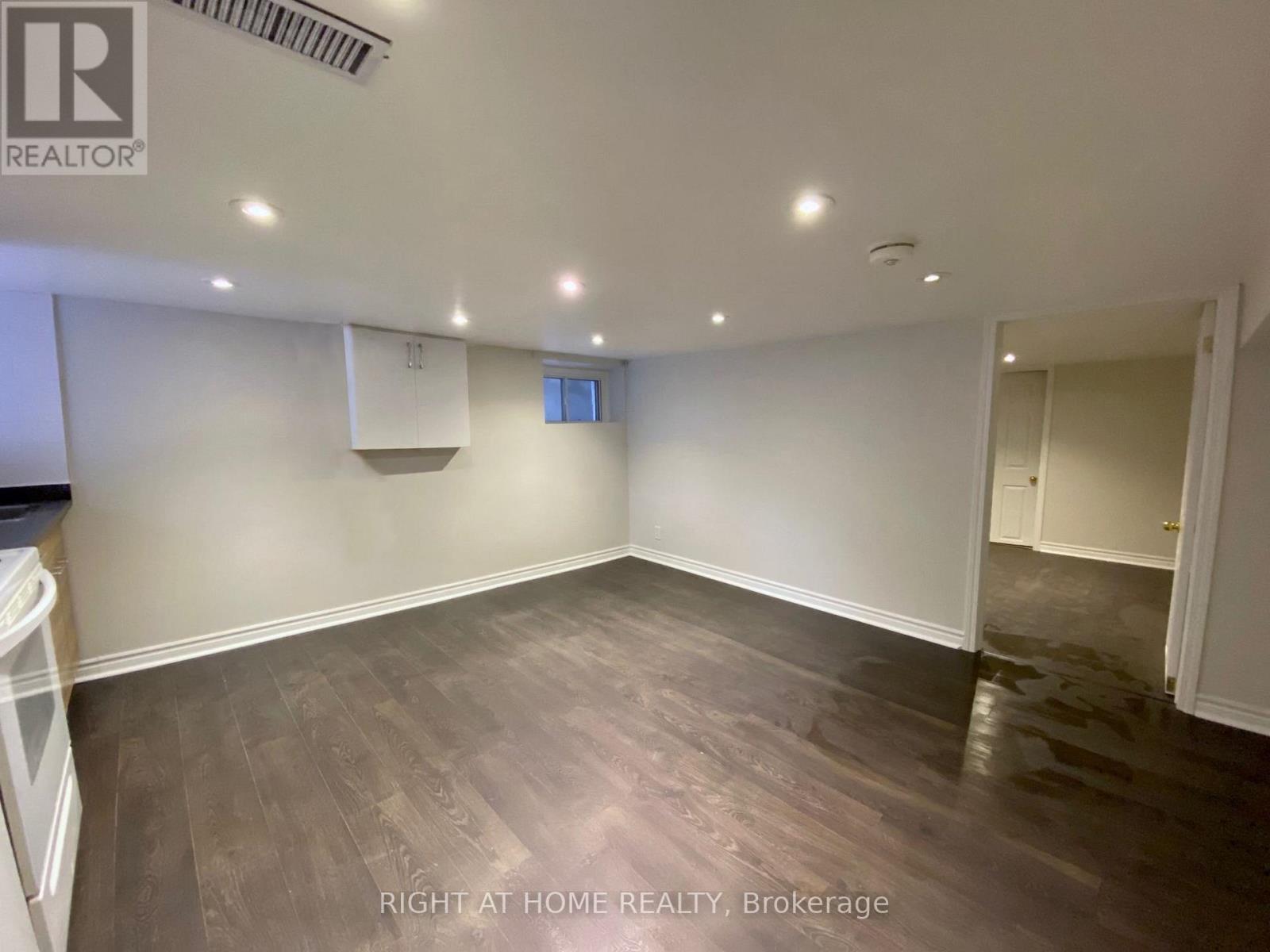 Lower - 1365 Lansdowne Avenue, Toronto, Ontario  M6H 3Z9 - Photo 3 - W12538168