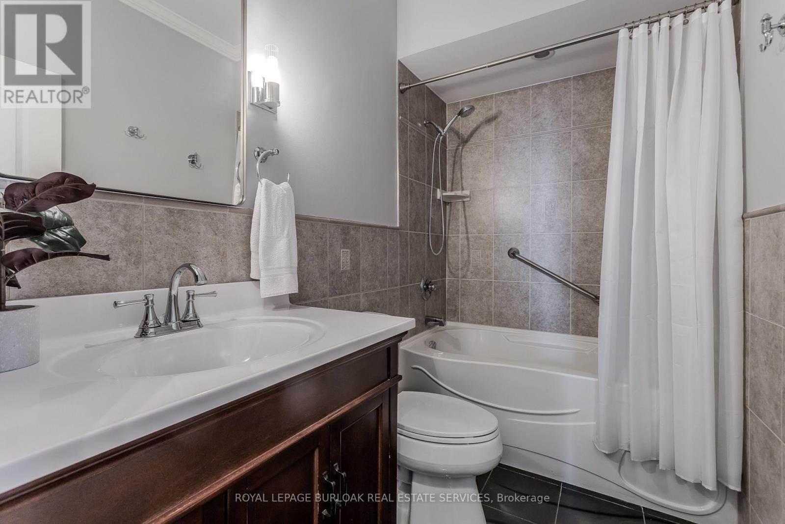 Ph2 - 1270 Maple Crossing Boulevard, Burlington, Ontario  L7S 2J3 - Photo 19 - W12538188