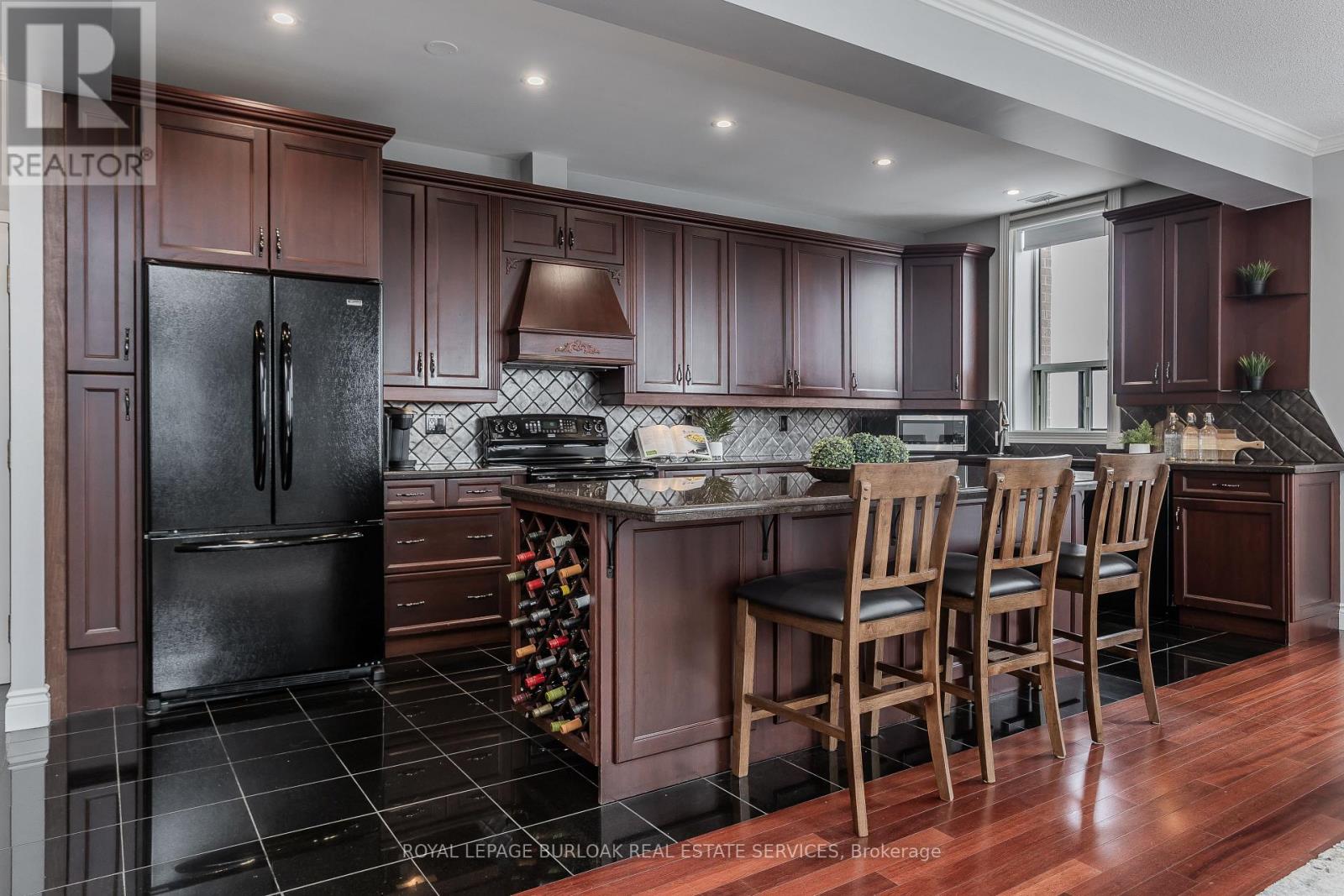 Ph2 - 1270 Maple Crossing Boulevard, Burlington, Ontario  L7S 2J3 - Photo 4 - W12538188