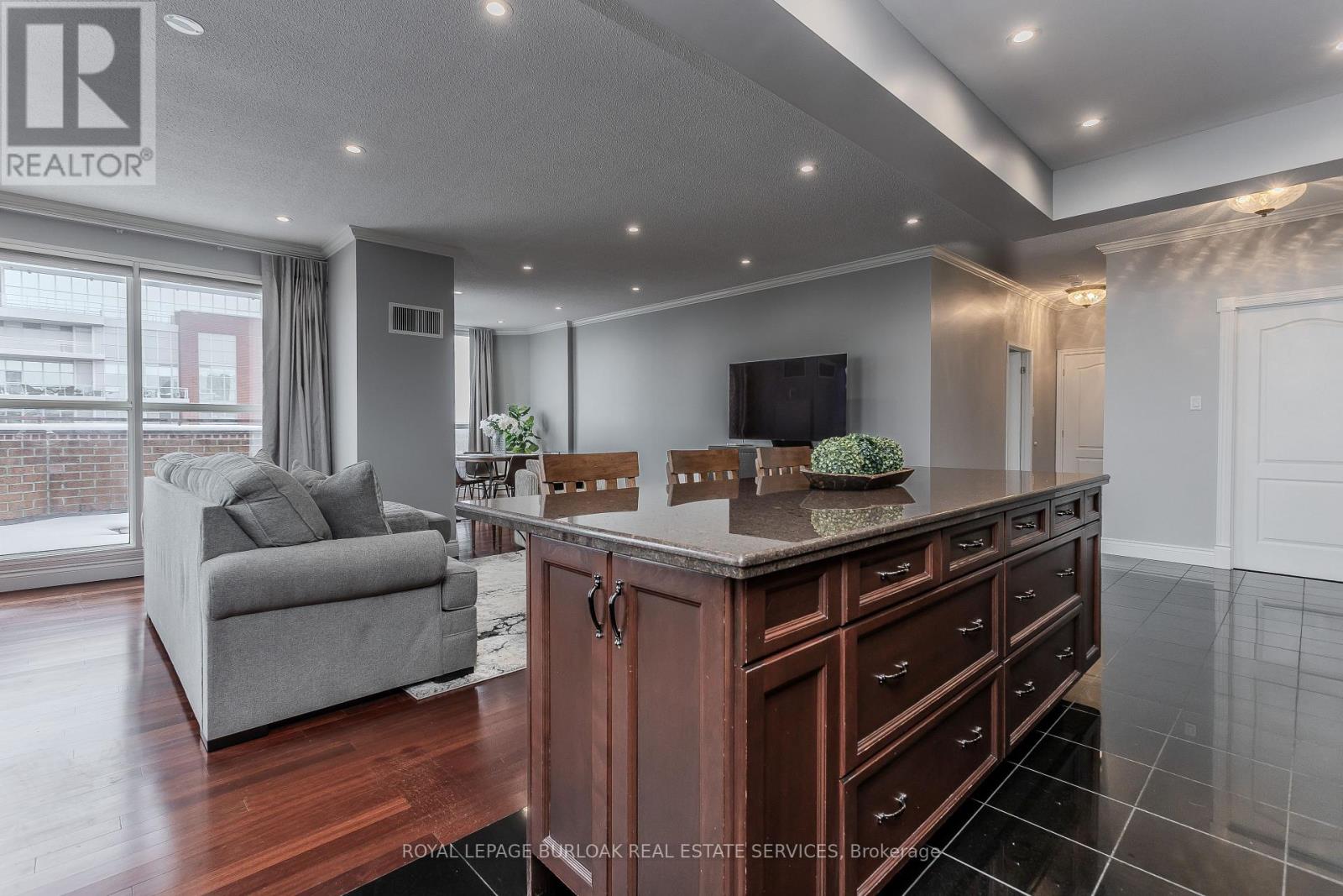 Ph2 - 1270 Maple Crossing Boulevard, Burlington, Ontario  L7S 2J3 - Photo 6 - W12538188