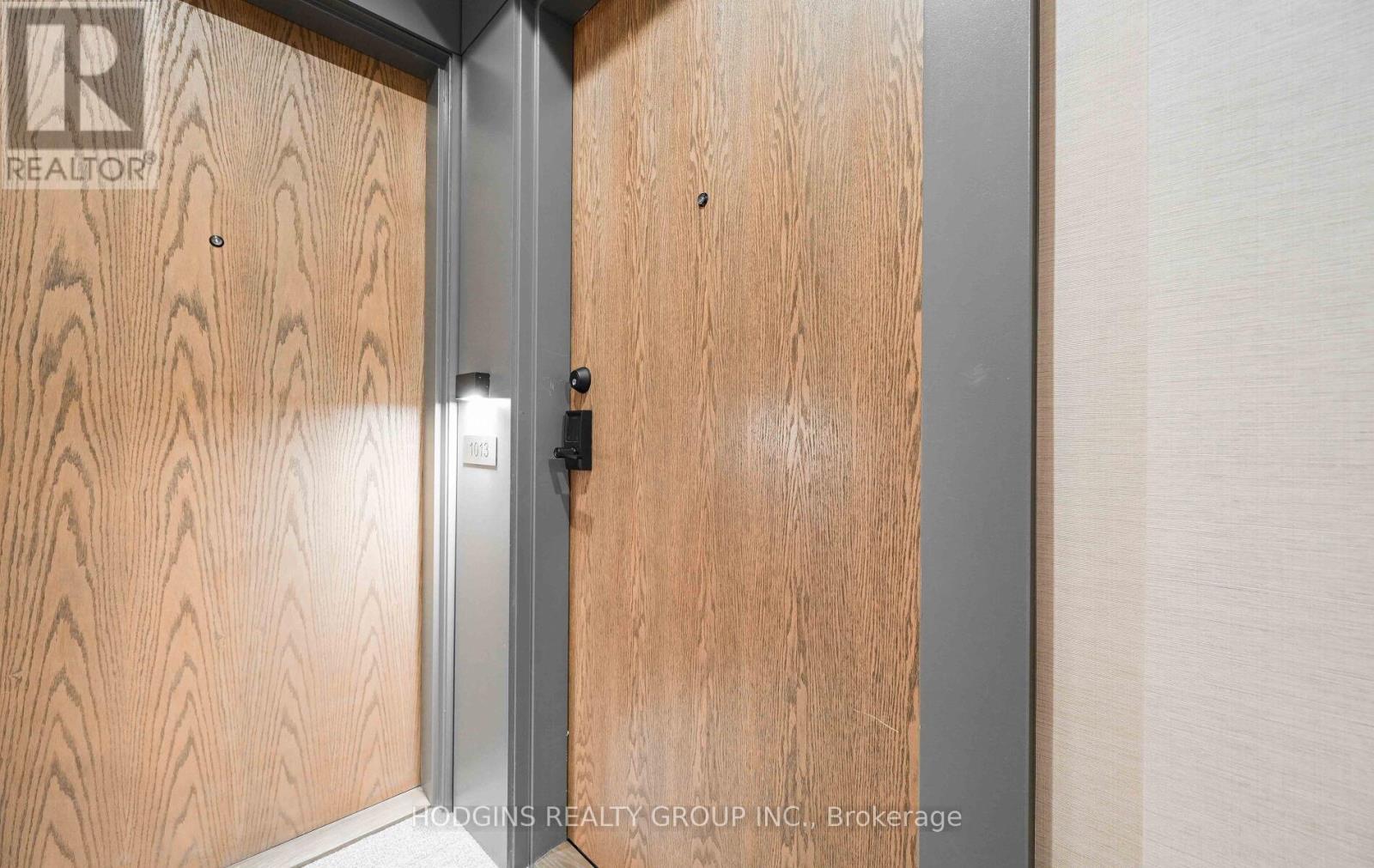 1013 - 1035 Southdown Road, Mississauga, Ontario  L5J 0A2 - Photo 3 - W12538192