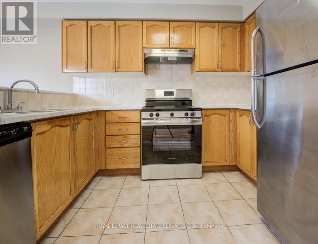 2431 Newcastle Crescent, Oakville, Ontario  L6M 4P9 - Photo 11 - W12538194