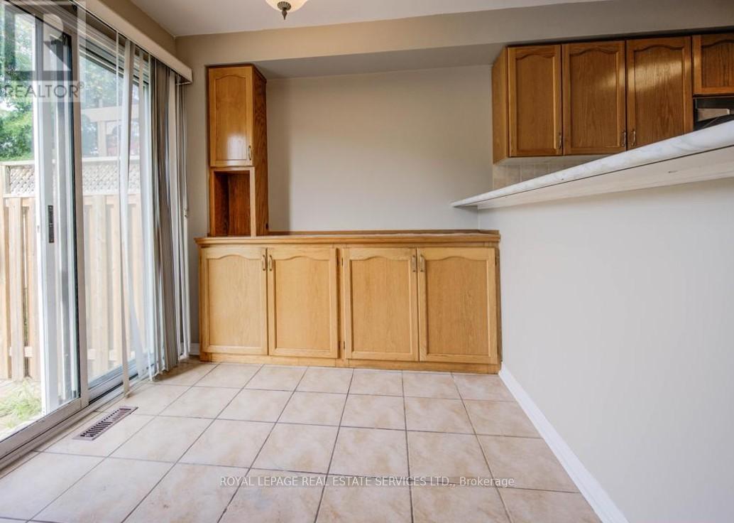 2431 Newcastle Crescent, Oakville, Ontario  L6M 4P9 - Photo 14 - W12538194