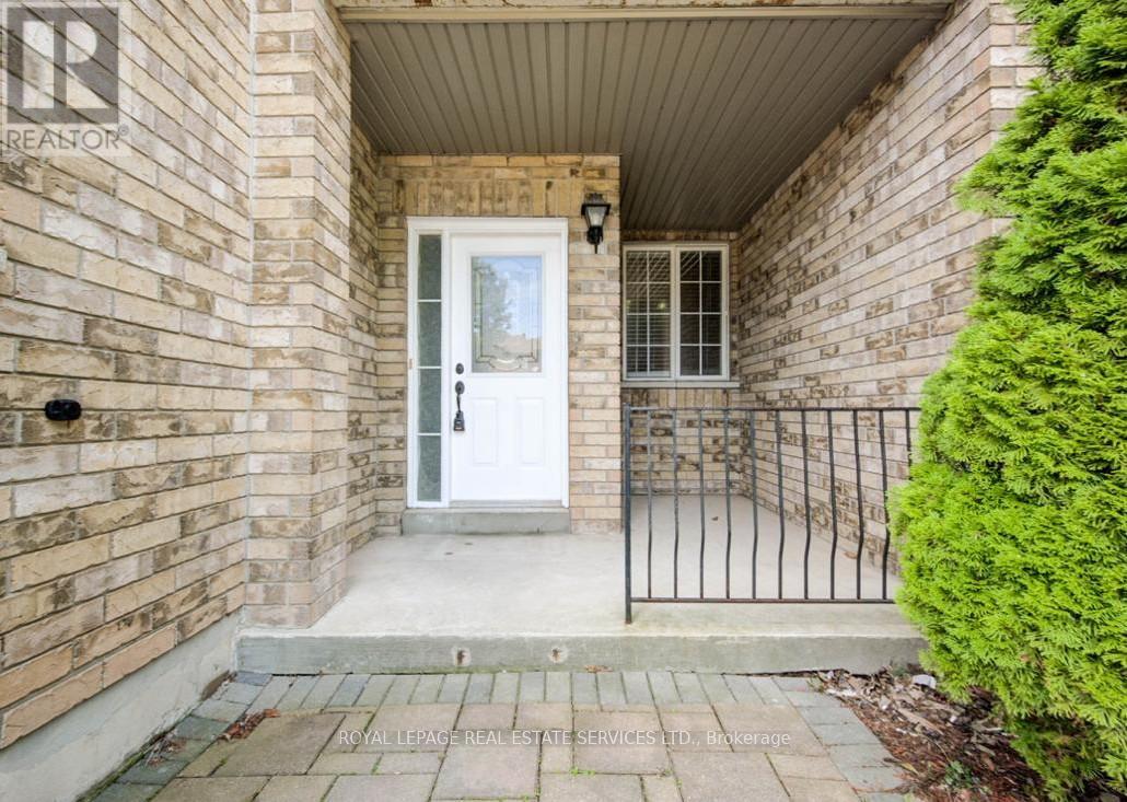 2431 Newcastle Crescent, Oakville, Ontario  L6M 4P9 - Photo 2 - W12538194