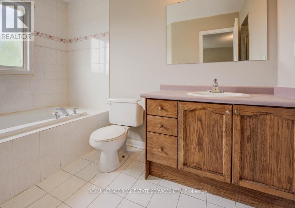 2431 Newcastle Crescent, Oakville, Ontario  L6M 4P9 - Photo 20 - W12538194