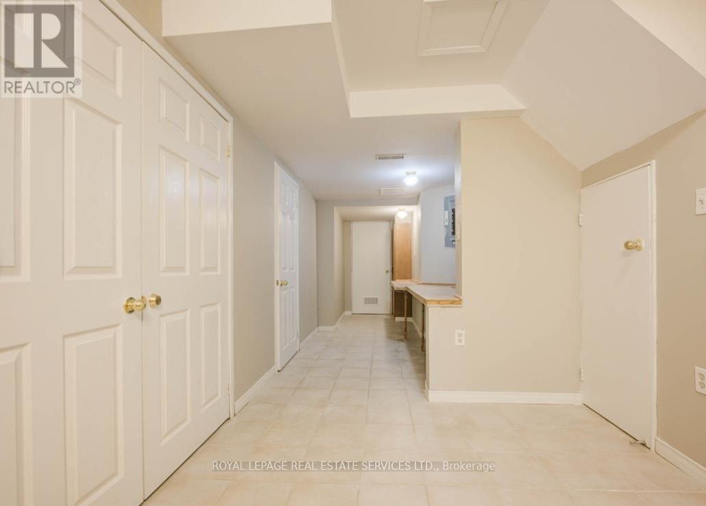 2431 Newcastle Crescent, Oakville, Ontario  L6M 4P9 - Photo 26 - W12538194