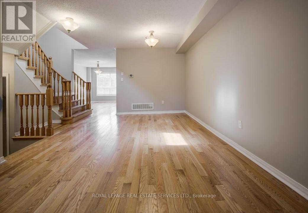 2431 Newcastle Crescent, Oakville, Ontario  L6M 4P9 - Photo 5 - W12538194