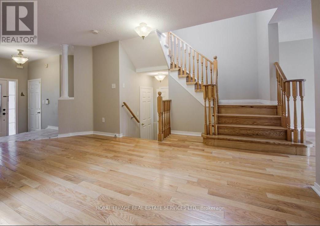 2431 Newcastle Crescent, Oakville, Ontario  L6M 4P9 - Photo 6 - W12538194