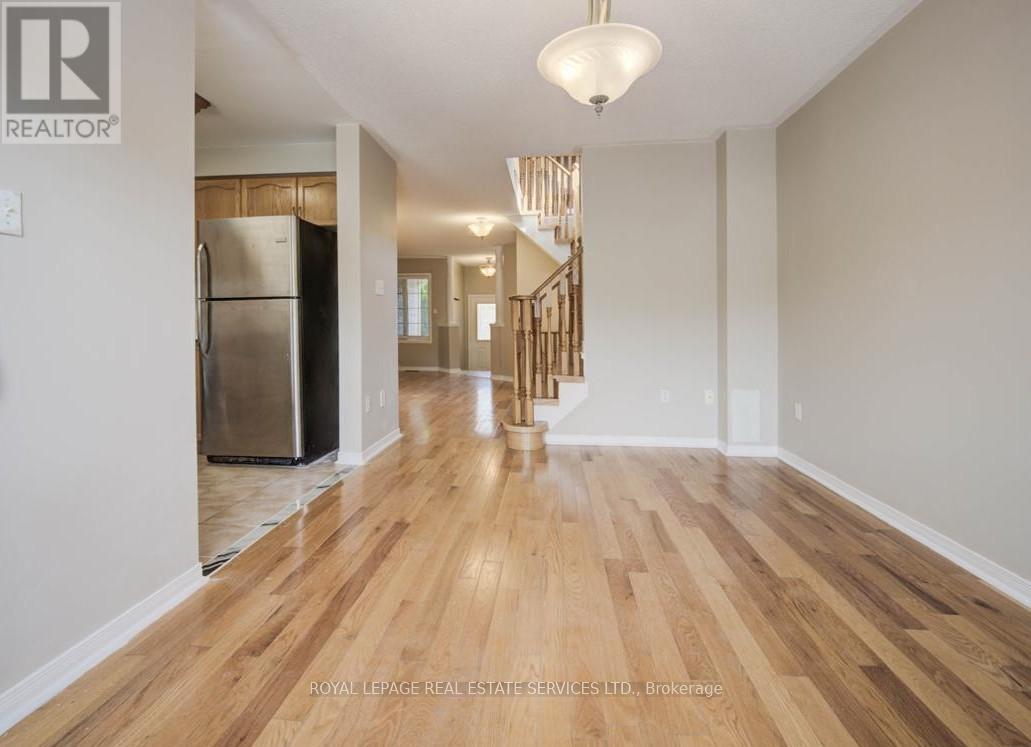 2431 Newcastle Crescent, Oakville, Ontario  L6M 4P9 - Photo 8 - W12538194