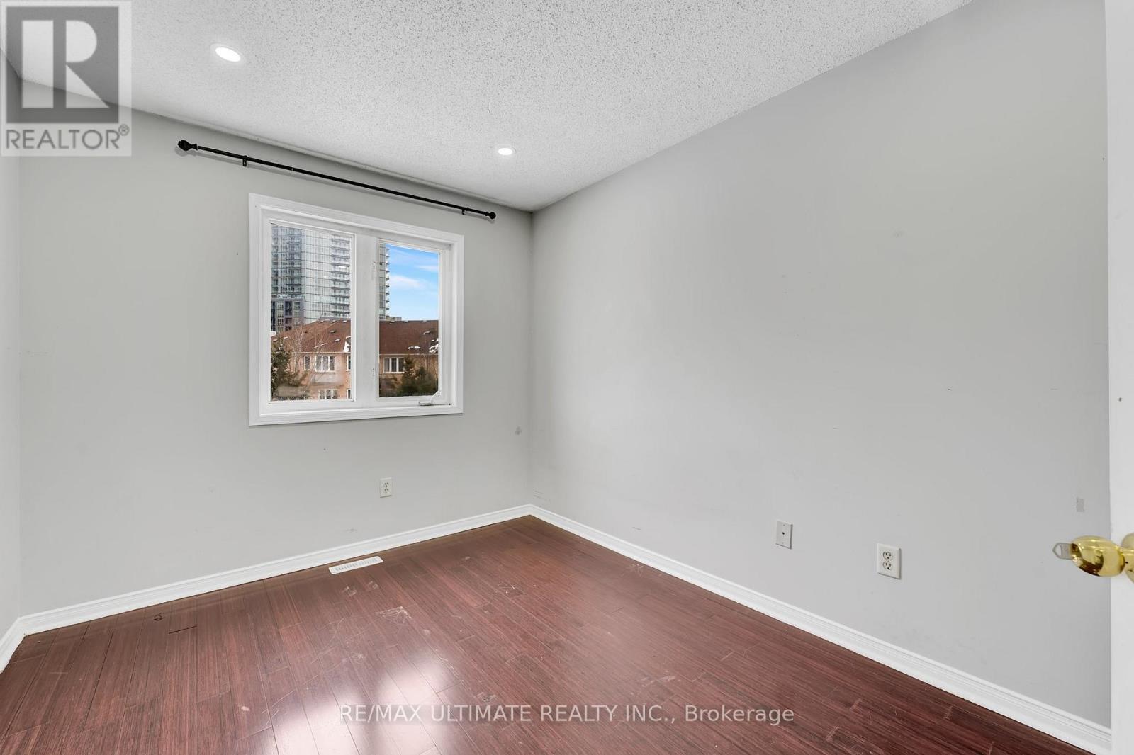 73 Bernard Avenue, Brampton, Ontario  L6Y 5S4 - Photo 17 - W12538218