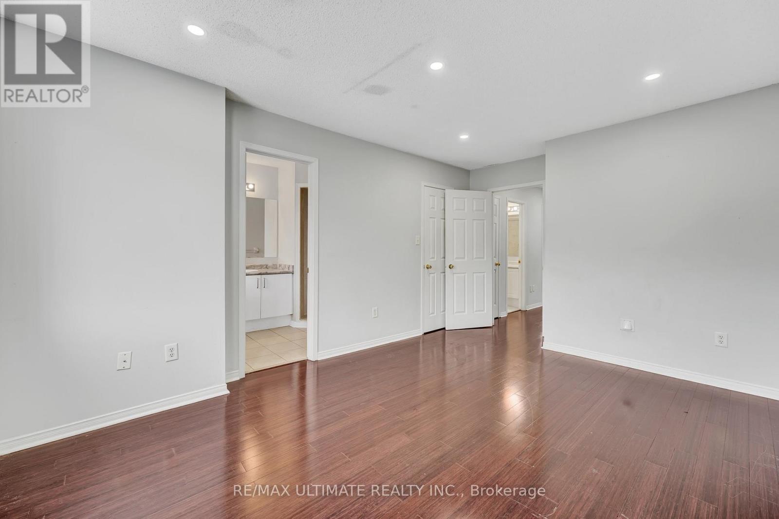 73 Bernard Avenue, Brampton, Ontario  L6Y 5S4 - Photo 7 - W12538218