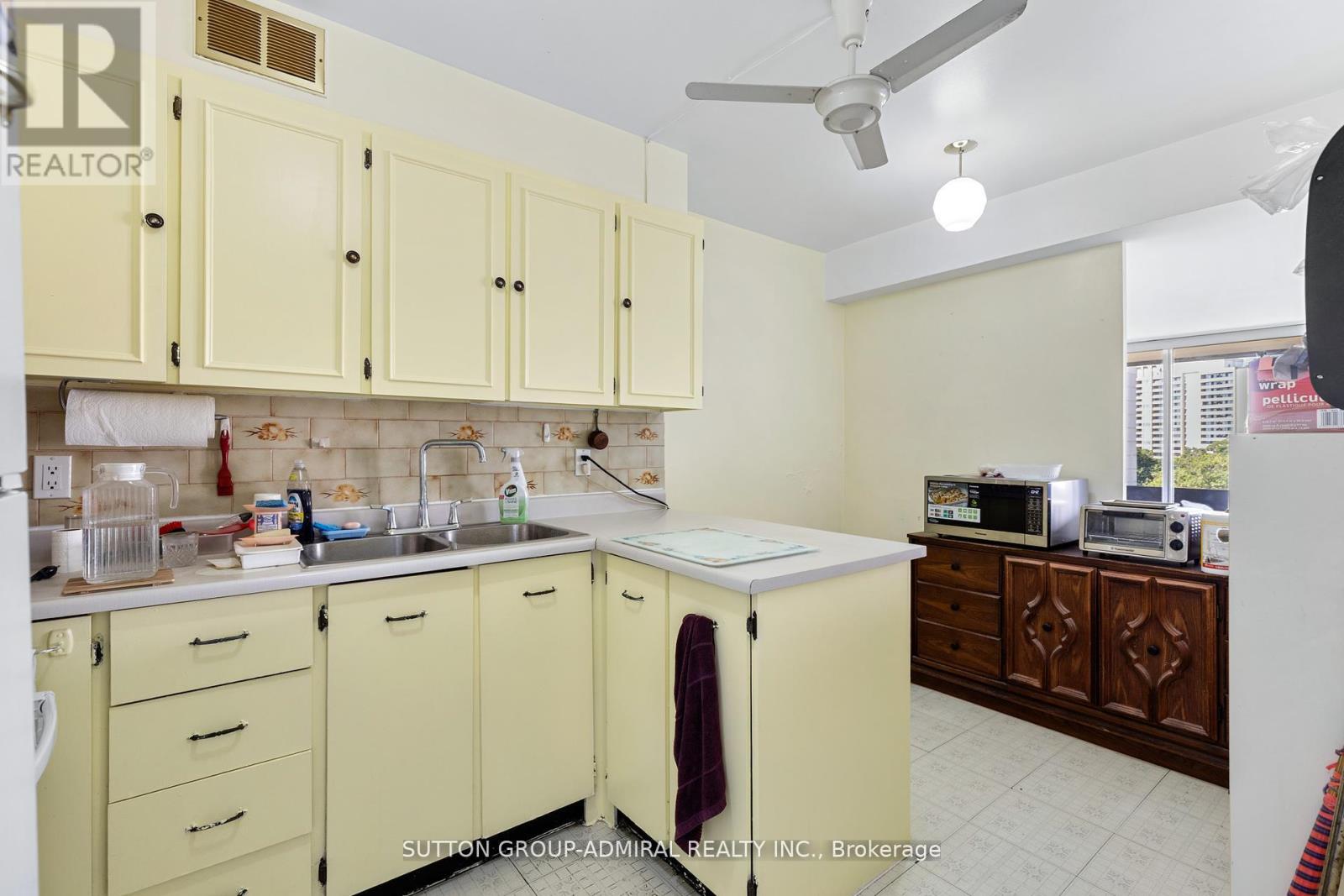 806 - 455 Sentinel Road, Toronto, Ontario  M3J 1V5 - Photo 18 - W12538236