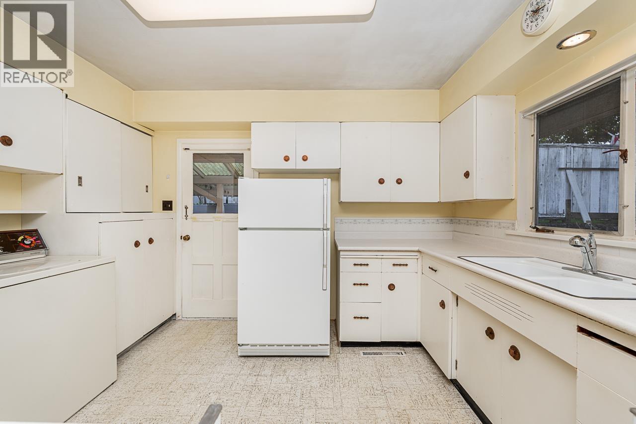 723 Handsworth Road, North Vancouver, British Columbia  V7R 1Z9 - Photo 12 - R3052386