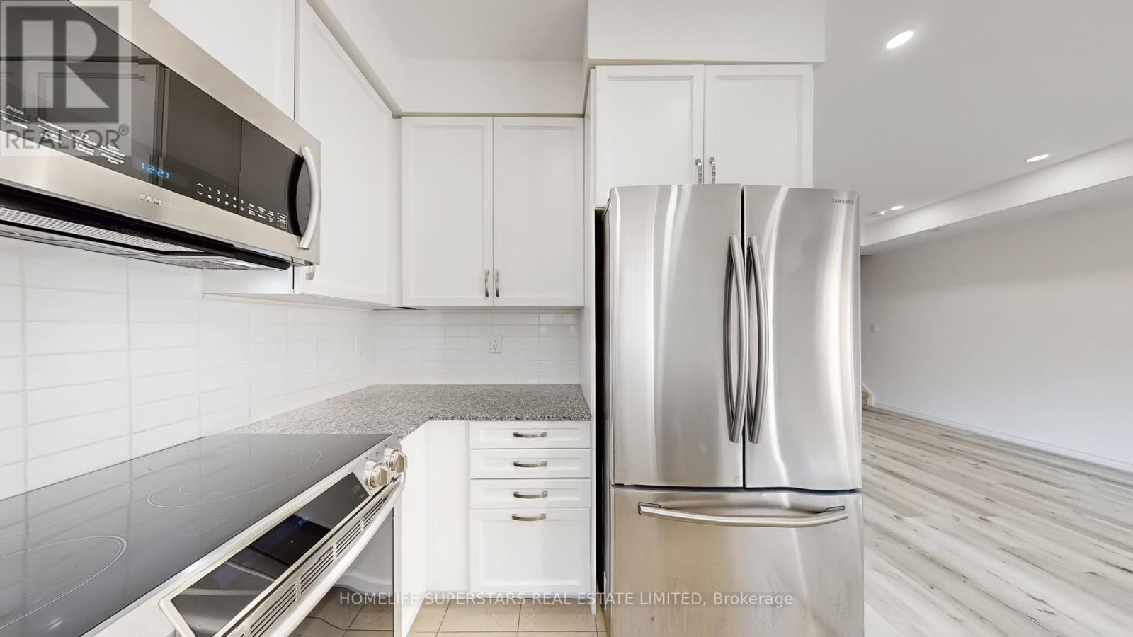 2420 Baronwood Drive, Oakville, Ontario  L6M 0J7 - Photo 15 - W12538262