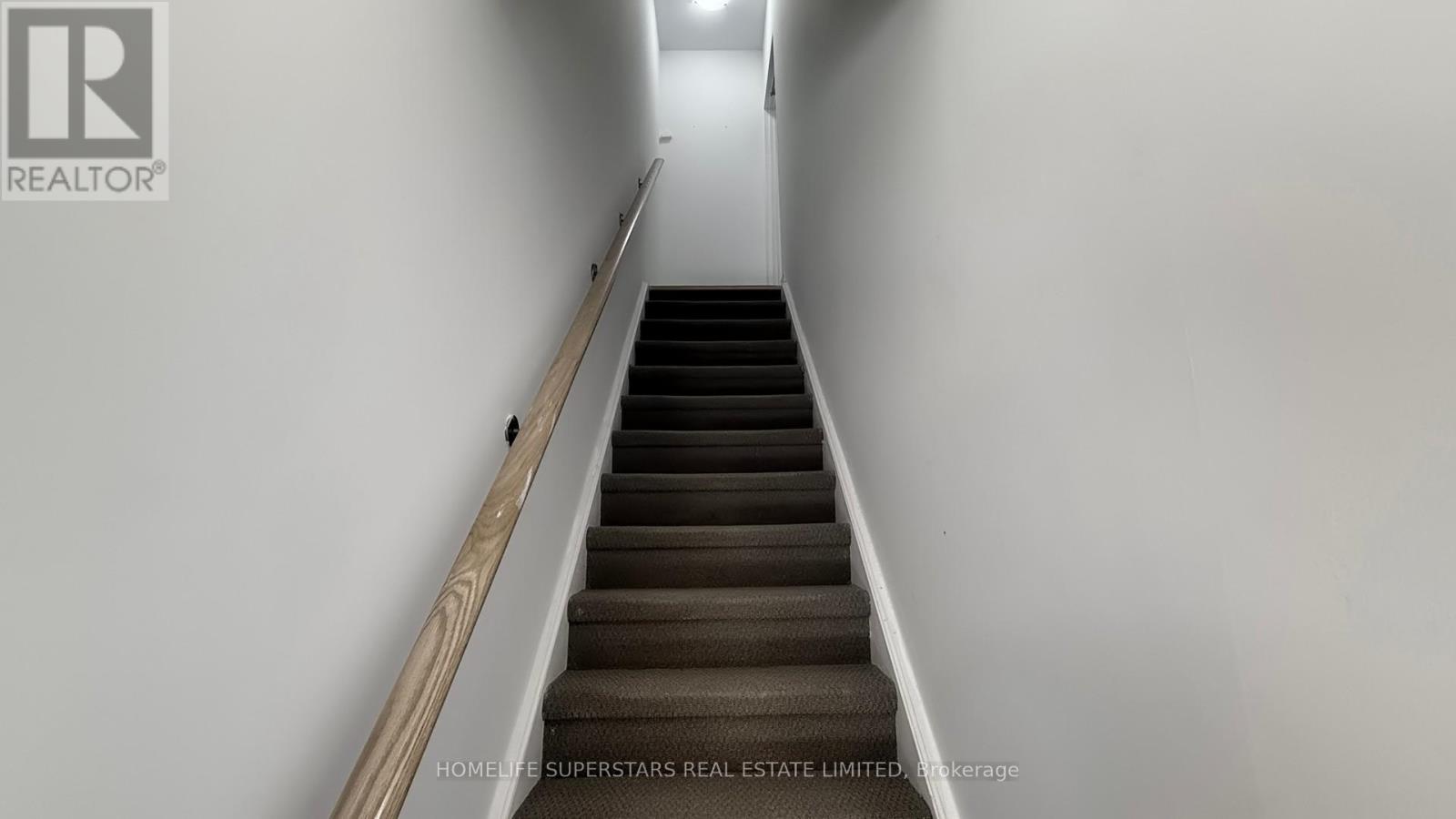 2420 Baronwood Drive, Oakville, Ontario  L6M 0J7 - Photo 6 - W12538262