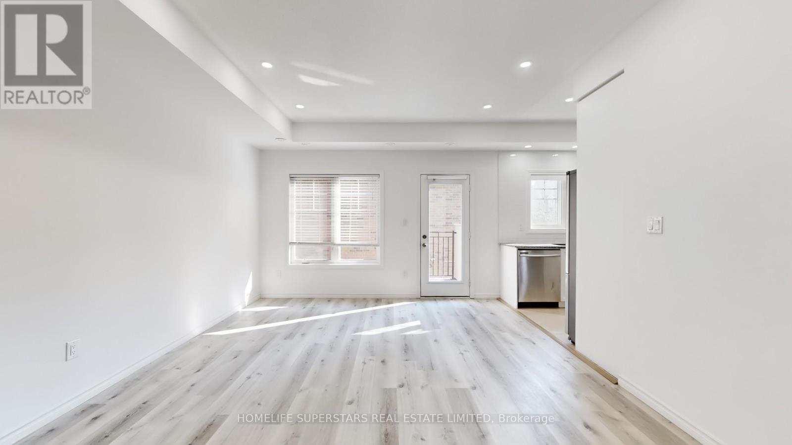 2420 Baronwood Drive, Oakville, Ontario  L6M 0J7 - Photo 8 - W12538262