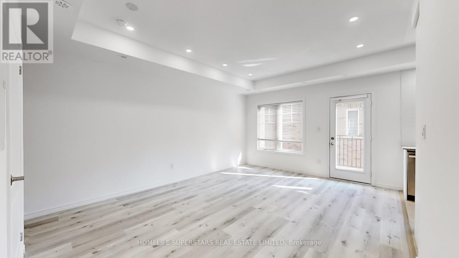 2420 Baronwood Drive, Oakville, Ontario  L6M 0J7 - Photo 9 - W12538262