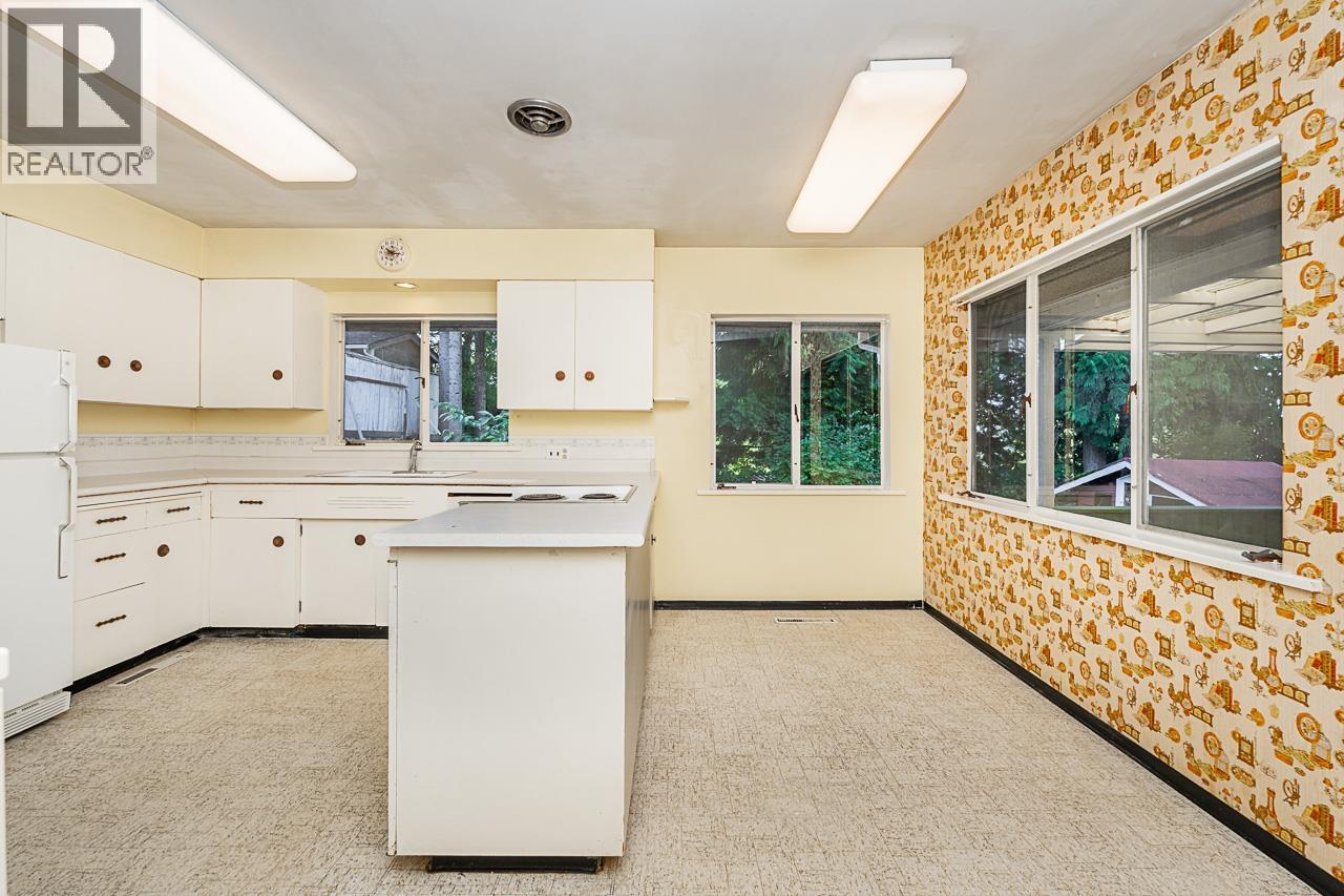 723 Handsworth Road, North Vancouver, British Columbia  V7R 1Z9 - Photo 11 - R3052386