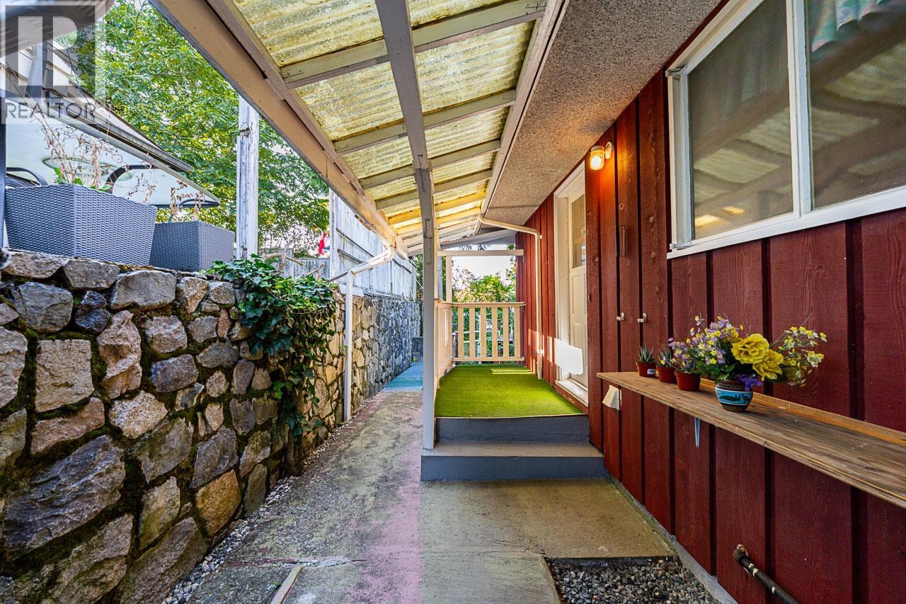 723 Handsworth Road, North Vancouver, British Columbia  V7R 1Z9 - Photo 35 - R3052386